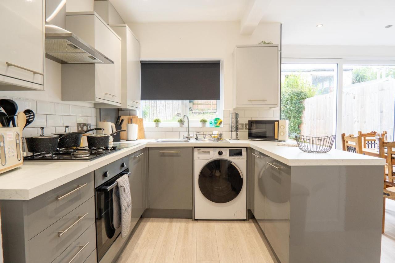 Sheldon House 3 Bed Cosy Home Nr Jlr & Nec ภายนอก รูปภาพ