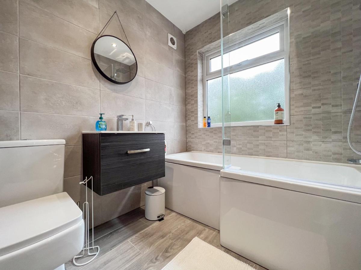 Sheldon House 3 Bed Cosy Home Nr Jlr & Nec ภายนอก รูปภาพ