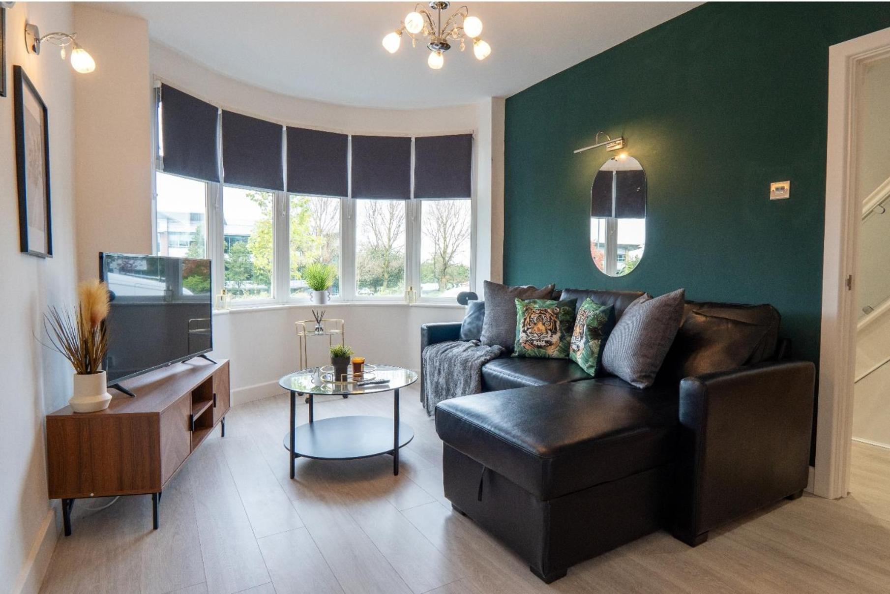 Sheldon House 3 Bed Cosy Home Nr Jlr & Nec ภายนอก รูปภาพ